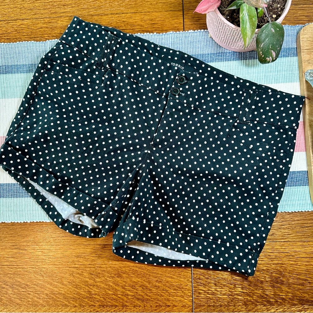 Torrid Black Polka Dot Stretchy Cuffed Shorts